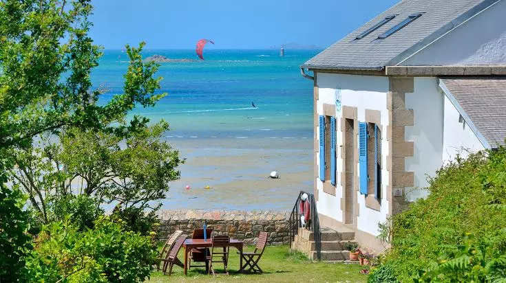  Quels sont les avantages et les inconvénients d’un achat immobilier en bord de mer ?